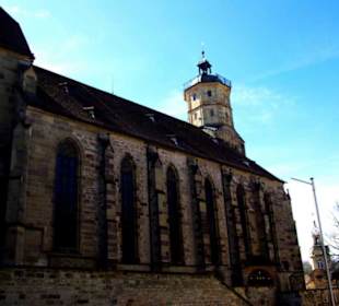 Seitenansicht der Kirche
