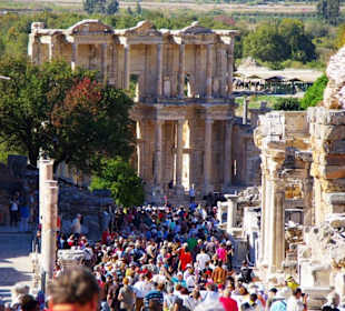 Ausflug Ephesus hier sieht man das Gefälle ganz gu