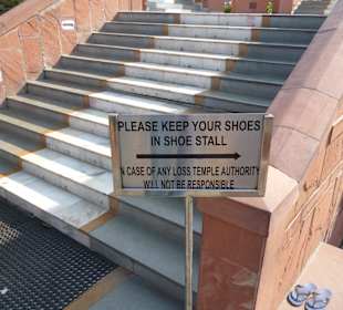 Zakaz wstępu w obuwiu