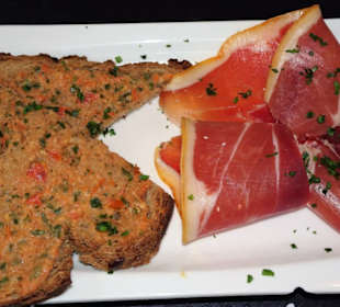 Pan Tomate mit Serrano-Schinken