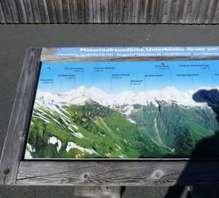 Hinweistafel auf der Edelweißspitze