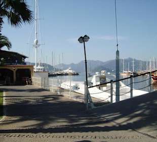 Brücke vom Jachtclub zur Altstadt
