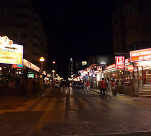 Schinkenstraße am Abend