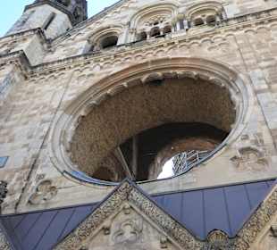 Die Turmruine der Kaiser-Wilhelm-Gedächtniskirche