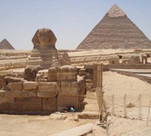 Sphinxs mit Pyramide