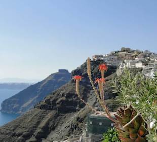 Fira - stolica Santorini.