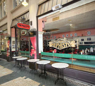 Restaurants & Geschäfte