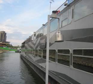 Rheinschiffahrt in Köln