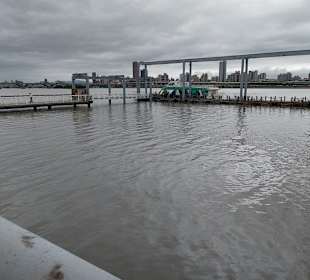 Yanping Riverside Park - Dadaocheng Dock
