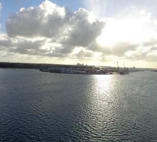 Ausfahrt aus dem Hafen