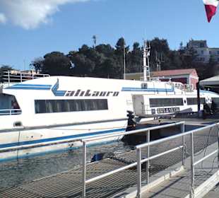 Scifftransport von Neapel zu Ischia Porto.