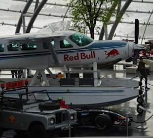 Red Bull Hanger 01/2010