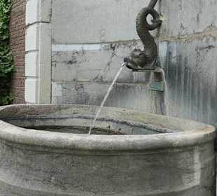 Beim Couven-Wandbrunnen in Aachen-Burtscheid