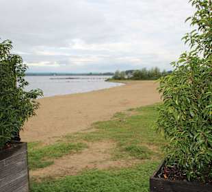 Gepflegter Sandstrand am Dümmer