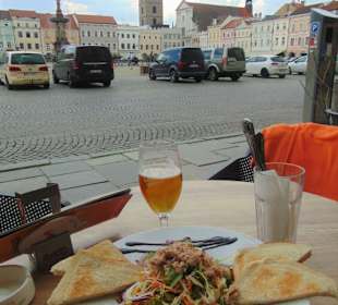 Marktplatz und Schwarzer Turm in České Budějovice