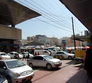 Im Kariakoo Market unterwegs