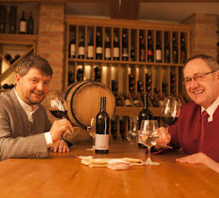 Weinverkostung in der hauseigenen Vinothek