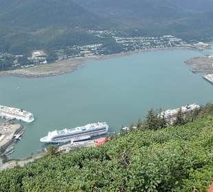 Blick vom Mount Roberts auf den Hafen