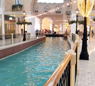 Villaggio Shopping Mall