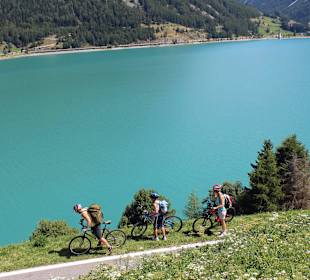 Der bekannteste See im Vinschgau: Der Reschensee