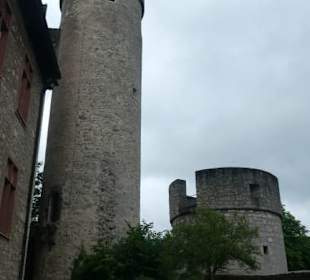 Links der Nikolausturm, rechts der Dicke Turm