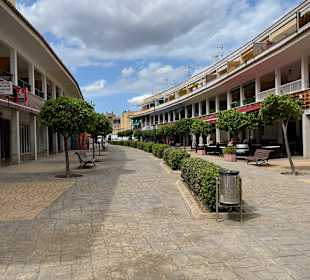 Shopping in Canyamel
