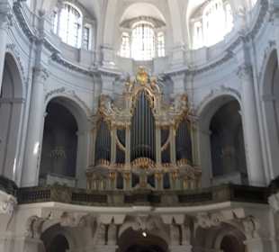 Kathedrale St. Trinitatis - Katholische Hofkirche