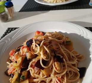 Spaghetti mit gegrilltem Gemüse