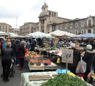 Catania Obst und Flohmarkt