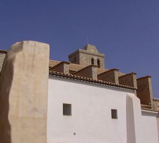 wehrhafte Mauern der Catredral Sanmta Maria