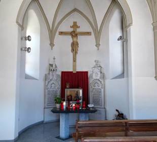 In der Kapelle des Stadtfriedhofes