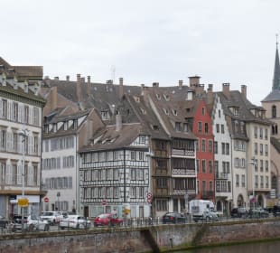 Jenseits des iLL - Kanals gibt`s auch andere Häuse