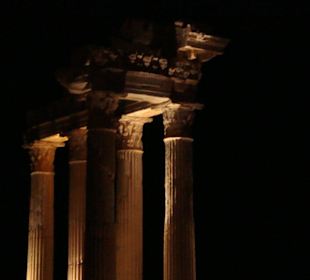 Apollo-Tempel bei Nacht