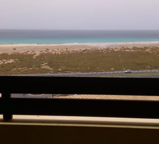 Vom Zimmer auf weiter entfernten Strand