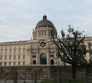 Bei einer Besichtigungstour durch Berlin-Mitte
