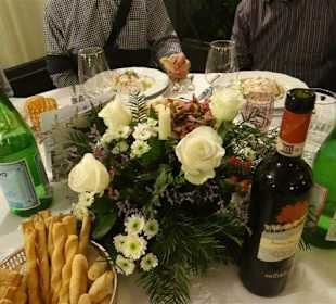 Liebevoll dekorierte Tische