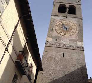 Alter Turm in der Via Roma