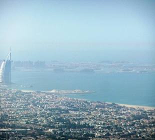 Blick auf Burj al Arab und Jumeirah Plam
