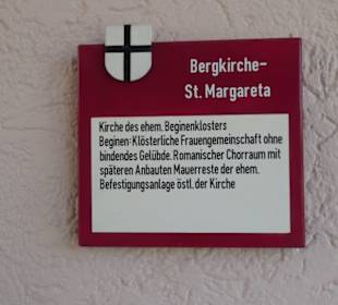 Informationstafel an der Bergkirche St. Margareta