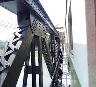 Über die Brücke am Kwai