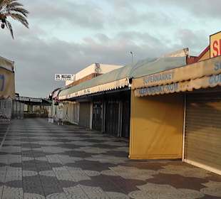 Geschäfte Plaza/Strand
