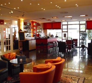 Lobby & Bar