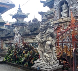 Puri Saren Agung