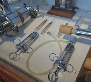 Aus den Schätzen der Krankenhaus-Apotheke