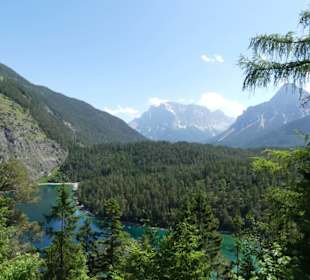 Ausblick von der Terrasse über den Blindsee