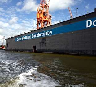 Dock im Emder Hafen