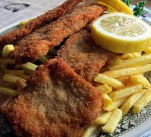 Schnipo-Klassiker: Knusprige Schnitzel mit Pommes 
