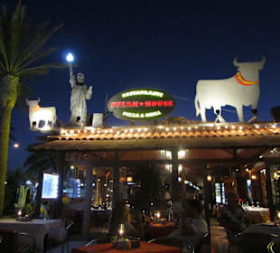 Restaurant vor dem Hotel