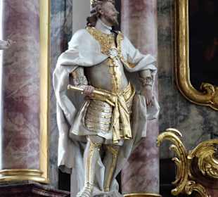 Figuren am Altar der Pfarrkirche St. Martin