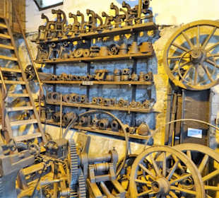 Rundgang durch die Hallen der Gesenkschmiede